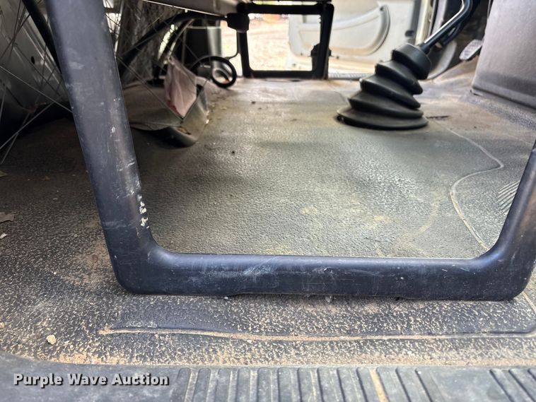 image for item DT2758 2007 International 4300 digger derrick truck