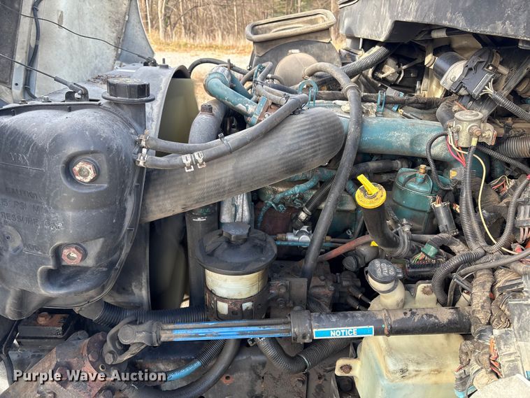 image for item DT2758 2007 International 4300 digger derrick truck