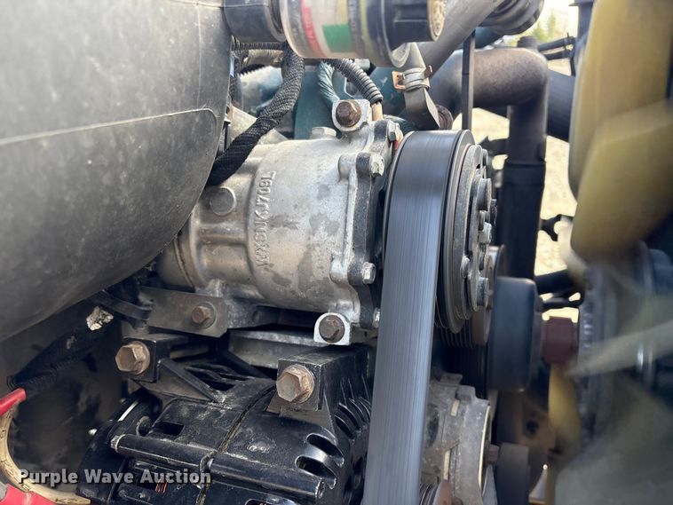 image for item DT2758 2007 International 4300 digger derrick truck