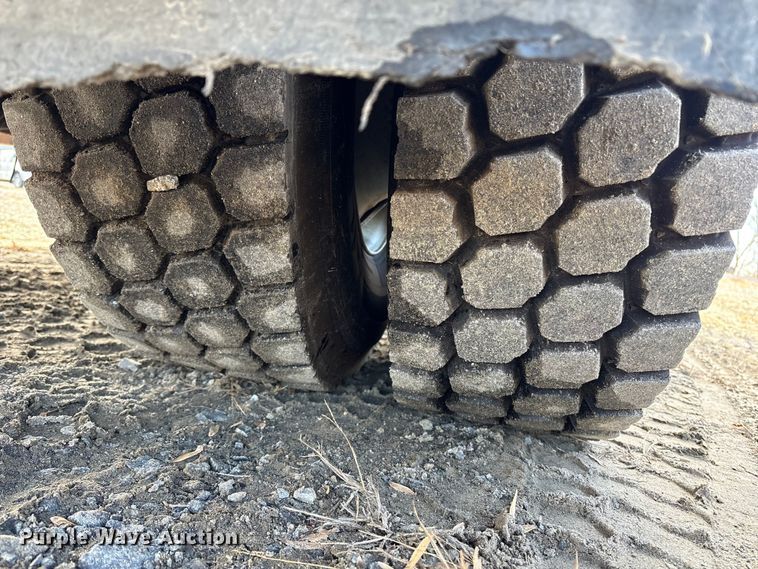 image for item DT2758 2007 International 4300 digger derrick truck