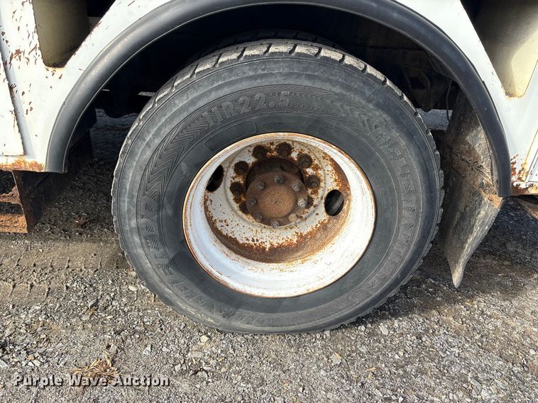 image for item DT2758 2007 International 4300 digger derrick truck