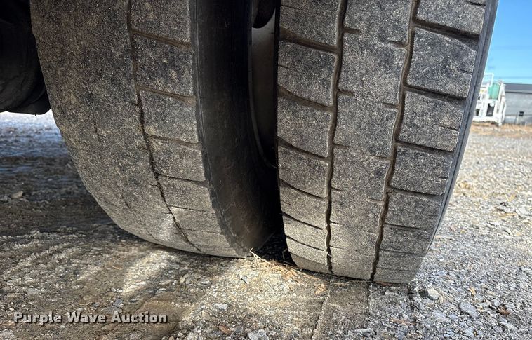 image for item DT2758 2007 International 4300 digger derrick truck