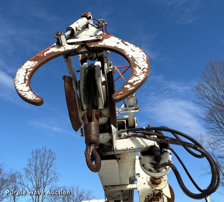 image for item DT2758 2007 International 4300 digger derrick truck