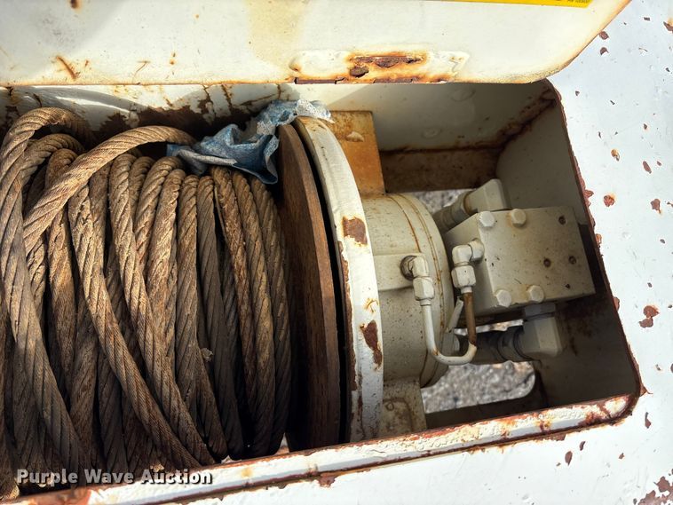 image for item DT2758 2007 International 4300 digger derrick truck