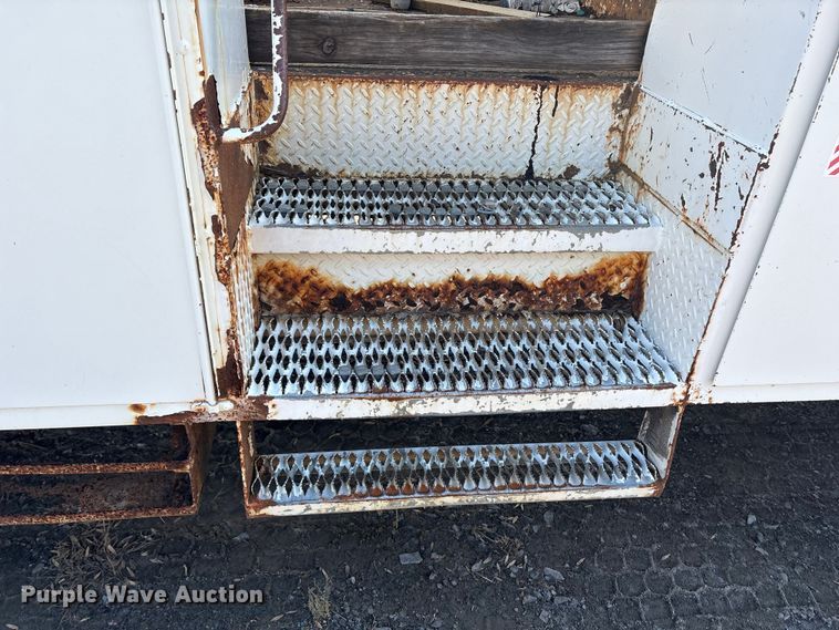 image for item DT2758 2007 International 4300 digger derrick truck