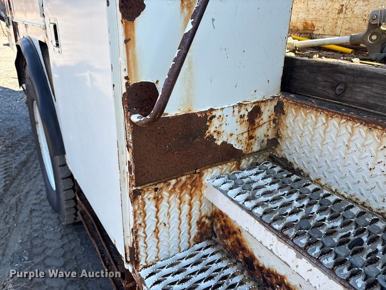 image for item DT2758 2007 International 4300 digger derrick truck