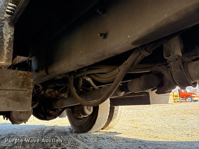 image for item DT2758 2007 International 4300 digger derrick truck