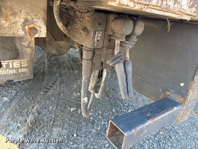 image for item DT2758 2007 International 4300 digger derrick truck