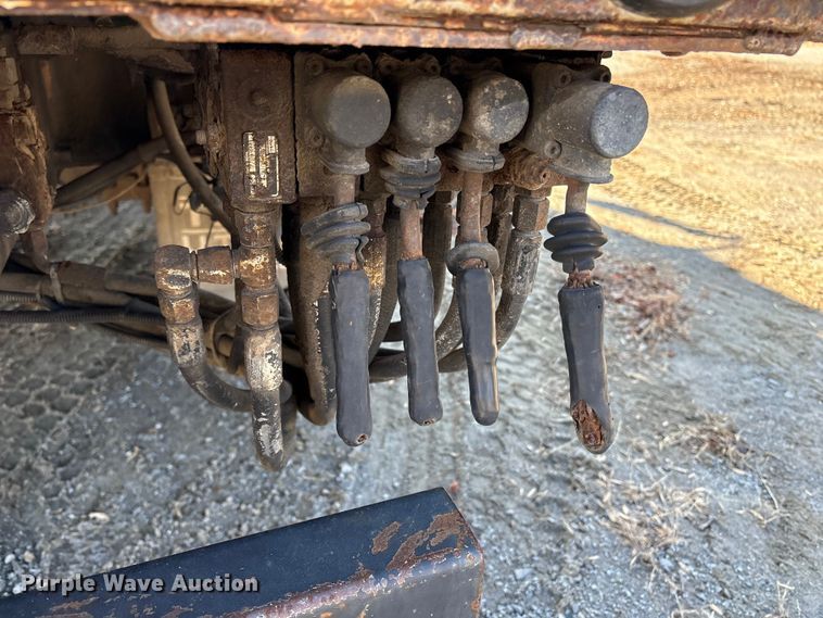 image for item DT2758 2007 International 4300 digger derrick truck