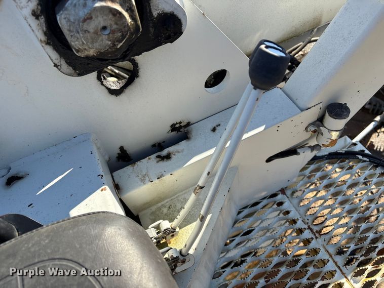 image for item DT2758 2007 International 4300 digger derrick truck