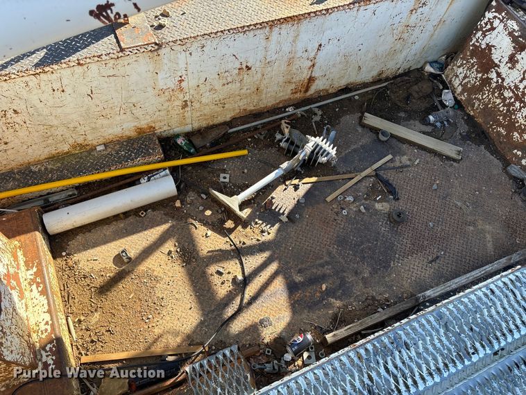 image for item DT2758 2007 International 4300 digger derrick truck