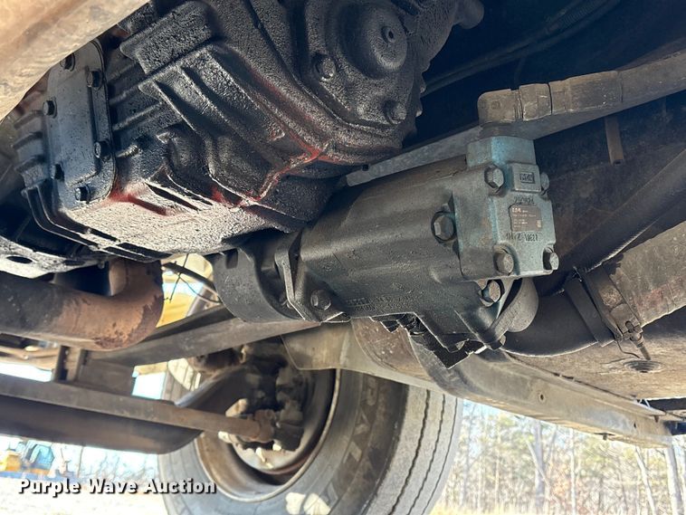 image for item DT2758 2007 International 4300 digger derrick truck