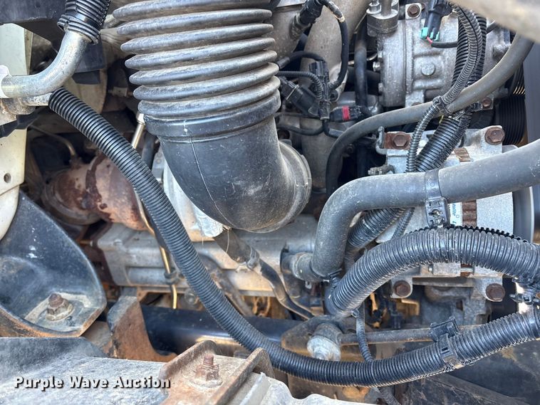 image for item DT2759 2014 International 7300 bucket truck