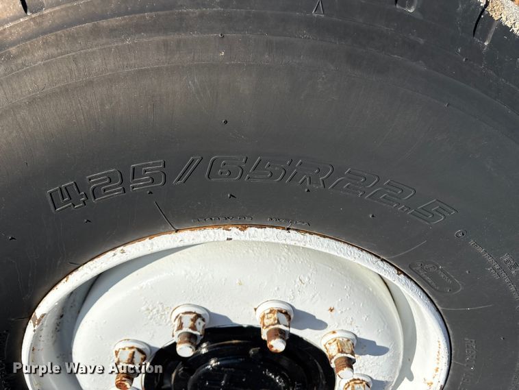 image for item DT2759 2014 International 7300 bucket truck