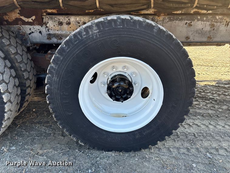 image for item DT2759 2014 International 7300 bucket truck