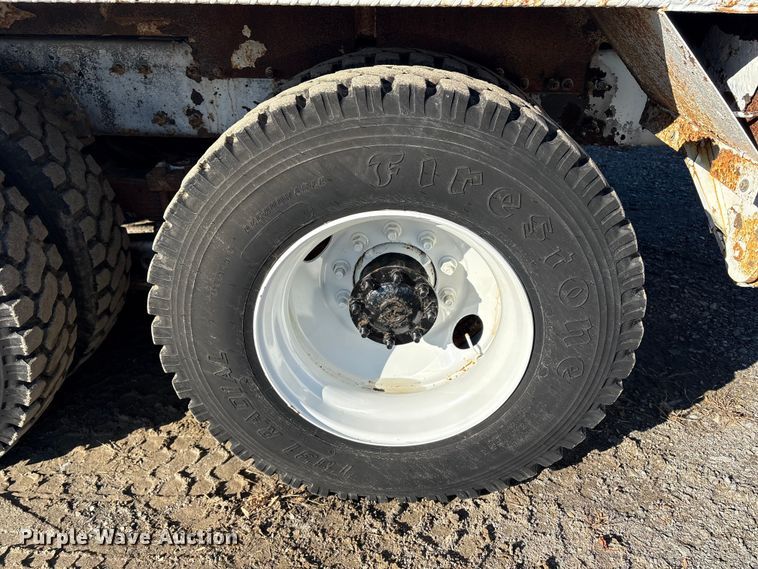 image for item DT2759 2014 International 7300 bucket truck