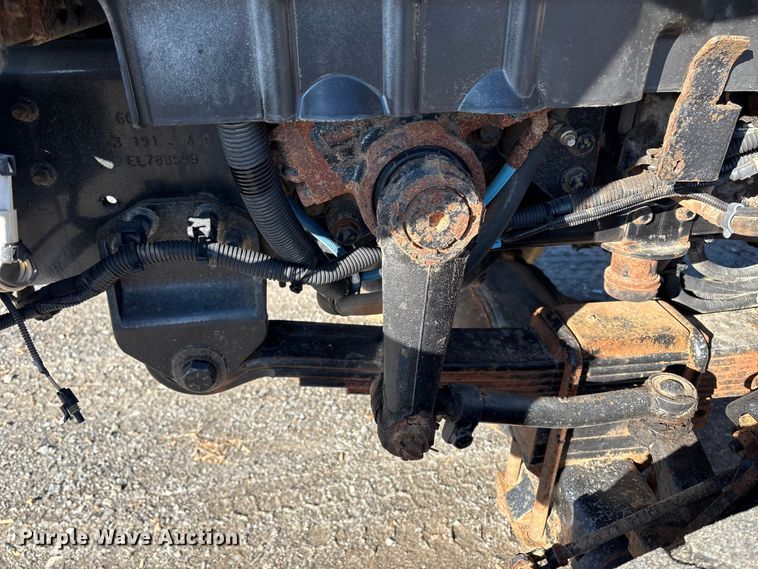 image for item DT2759 2014 International 7300 bucket truck