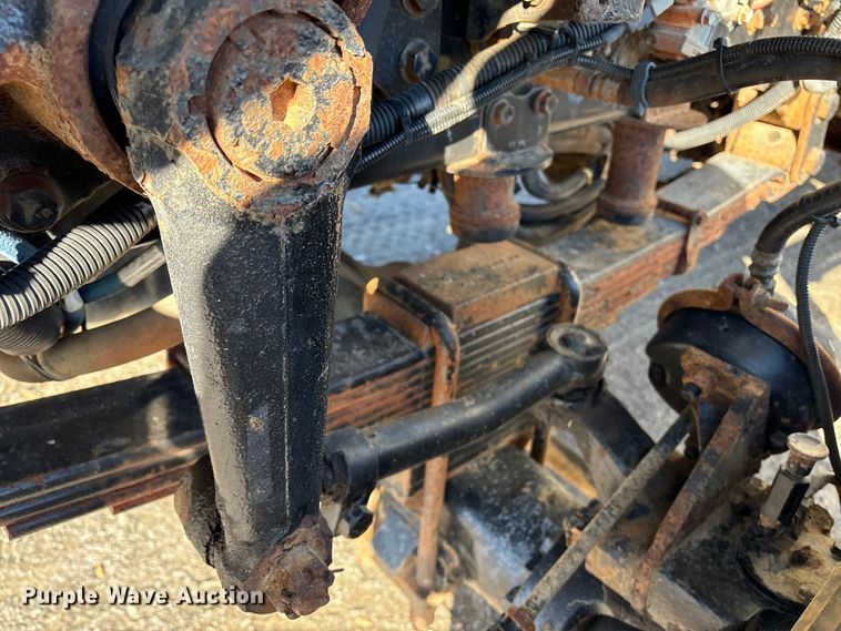 image for item DT2759 2014 International 7300 bucket truck