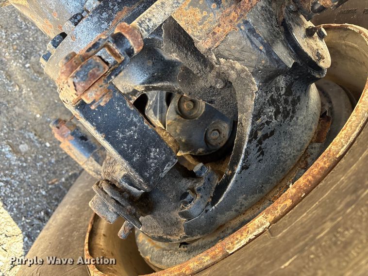 image for item DT2759 2014 International 7300 bucket truck