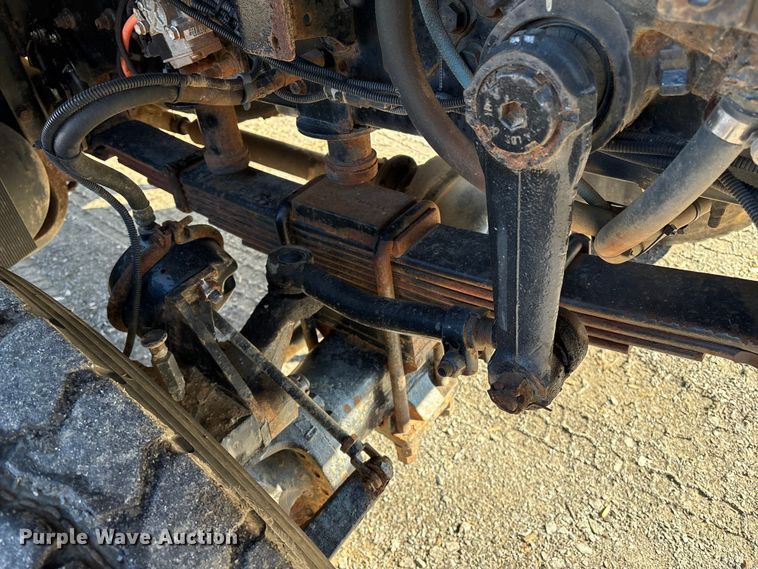 image for item DT2759 2014 International 7300 bucket truck