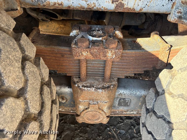 image for item DT2759 2014 International 7300 bucket truck