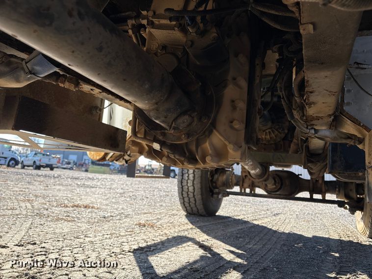 image for item DT2759 2014 International 7300 bucket truck