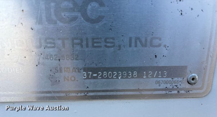 image for item DT2759 2014 International 7300 bucket truck