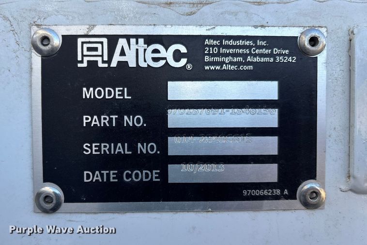 image for item DT2759 2014 International 7300 bucket truck