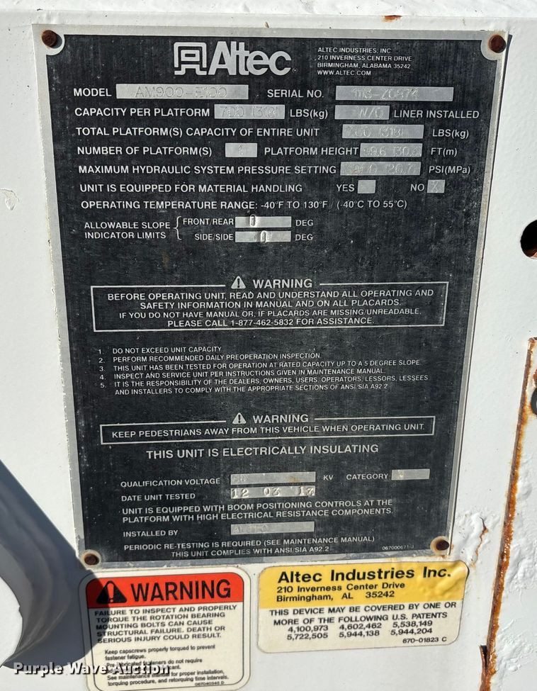 image for item DT2759 2014 International 7300 bucket truck