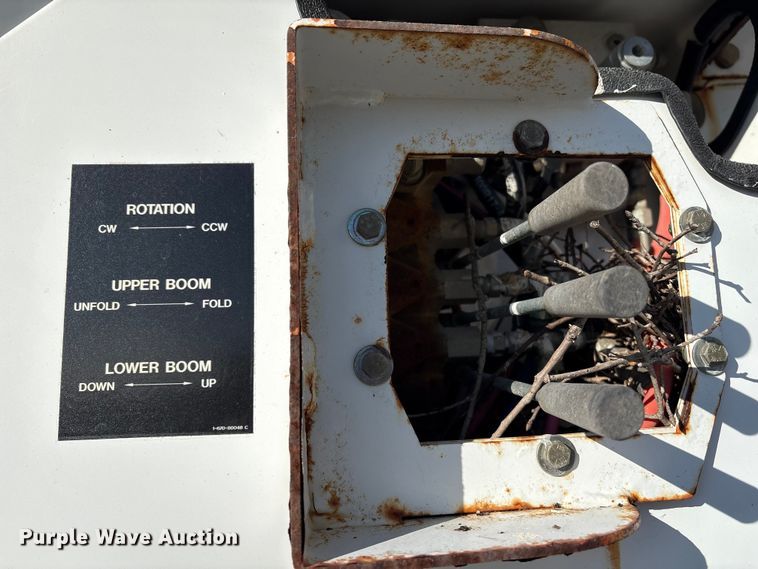 image for item DT2759 2014 International 7300 bucket truck