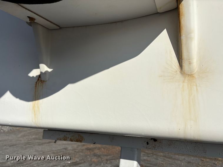 image for item DT2759 2014 International 7300 bucket truck