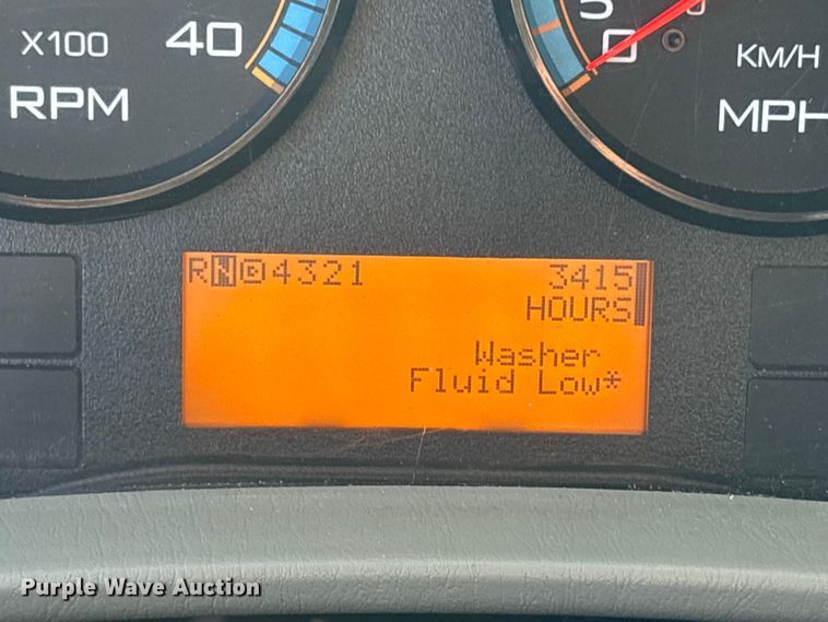 image for item DT2759 2014 International 7300 bucket truck