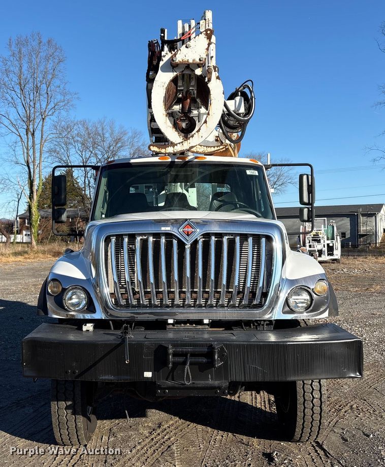 image for item DT2760 2016 International 7300 digger derrick truck