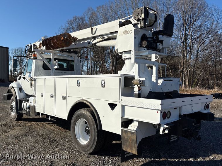 image for item DT2760 2016 International 7300 digger derrick truck