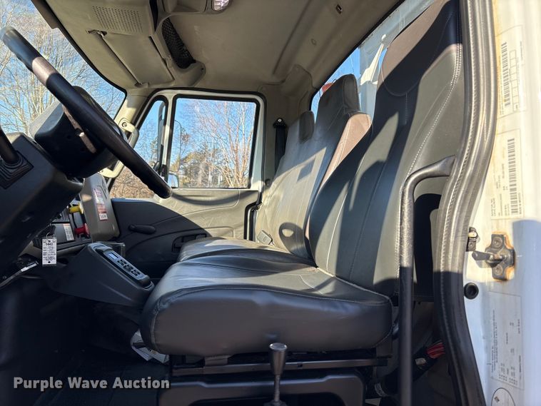 image for item DT2760 2016 International 7300 digger derrick truck