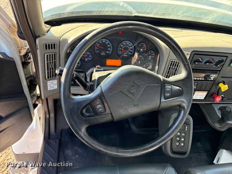 image for item DT2760 2016 International 7300 digger derrick truck