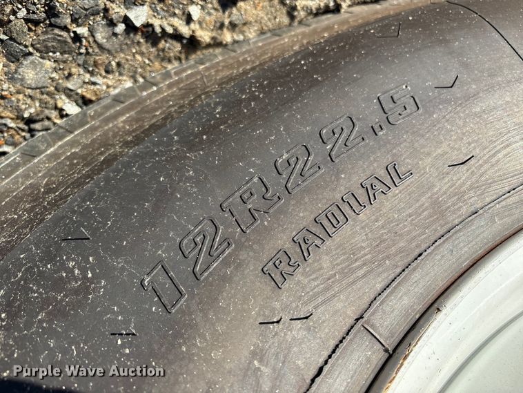 image for item DT2760 2016 International 7300 digger derrick truck