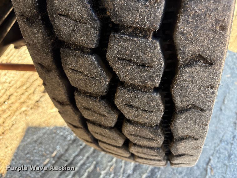 image for item DT2760 2016 International 7300 digger derrick truck