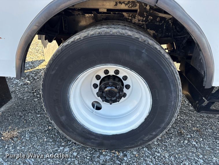 image for item DT2760 2016 International 7300 digger derrick truck