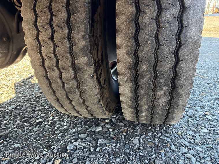 image for item DT2760 2016 International 7300 digger derrick truck