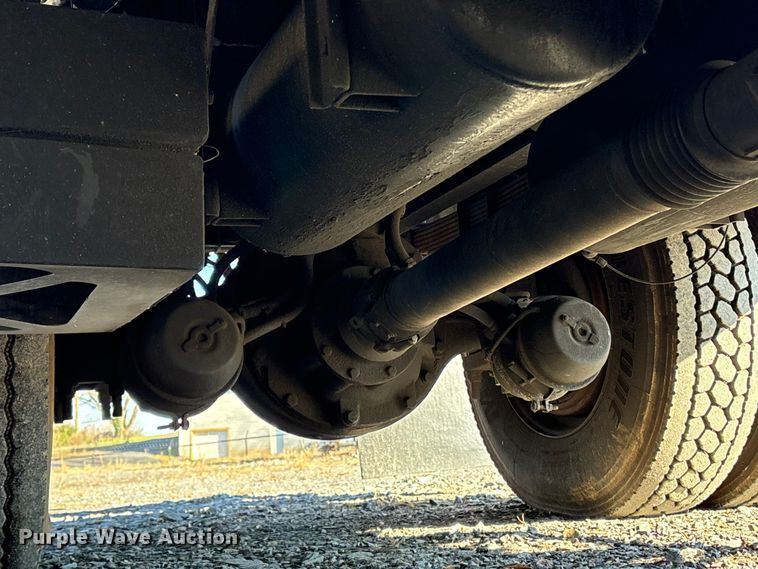 image for item DT2760 2016 International 7300 digger derrick truck