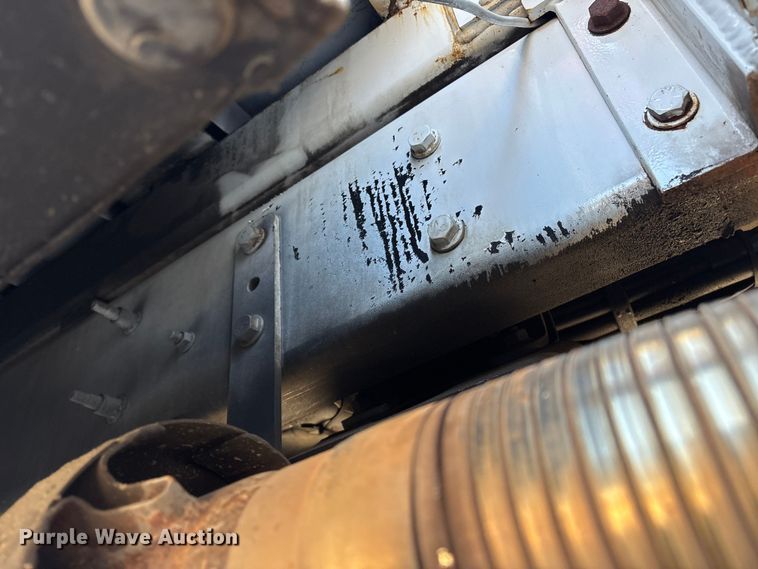 image for item DT2760 2016 International 7300 digger derrick truck