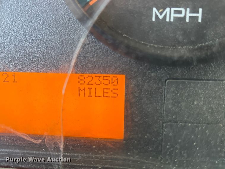 image for item DT2760 2016 International 7300 digger derrick truck