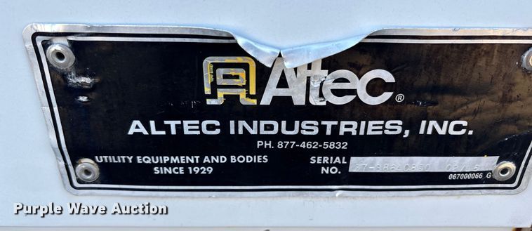 image for item DT2760 2016 International 7300 digger derrick truck