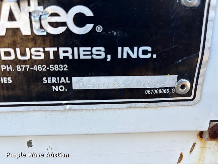 image for item DT2760 2016 International 7300 digger derrick truck