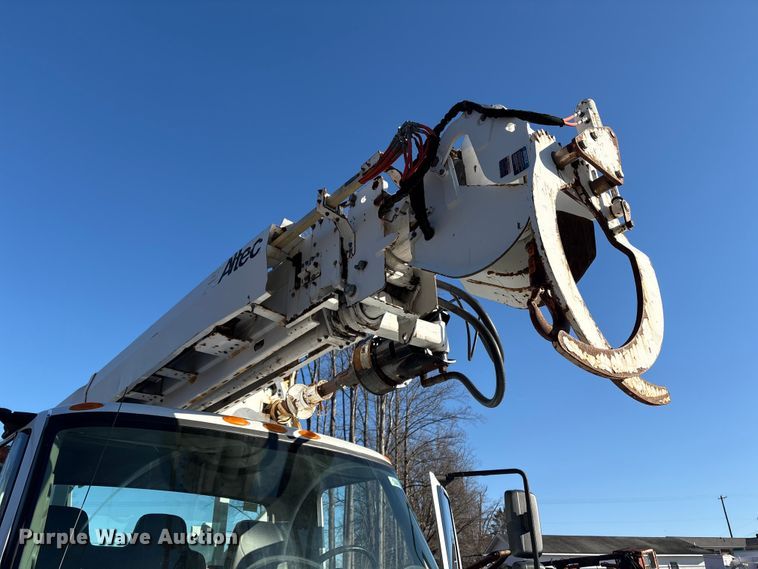 image for item DT2760 2016 International 7300 digger derrick truck