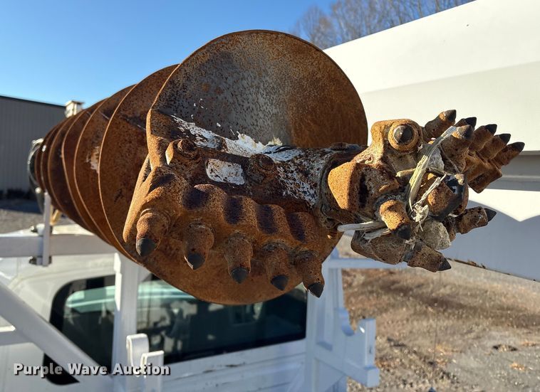 image for item DT2760 2016 International 7300 digger derrick truck