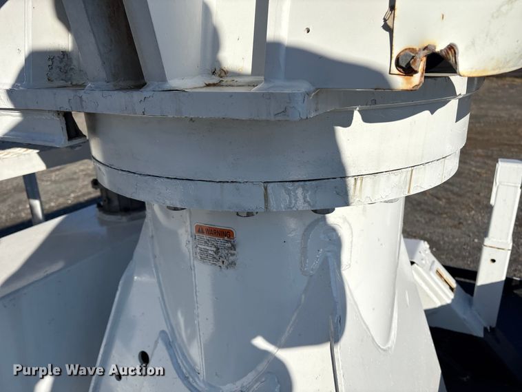 image for item DT2760 2016 International 7300 digger derrick truck