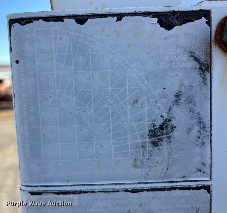 image for item DT2760 2016 International 7300 digger derrick truck