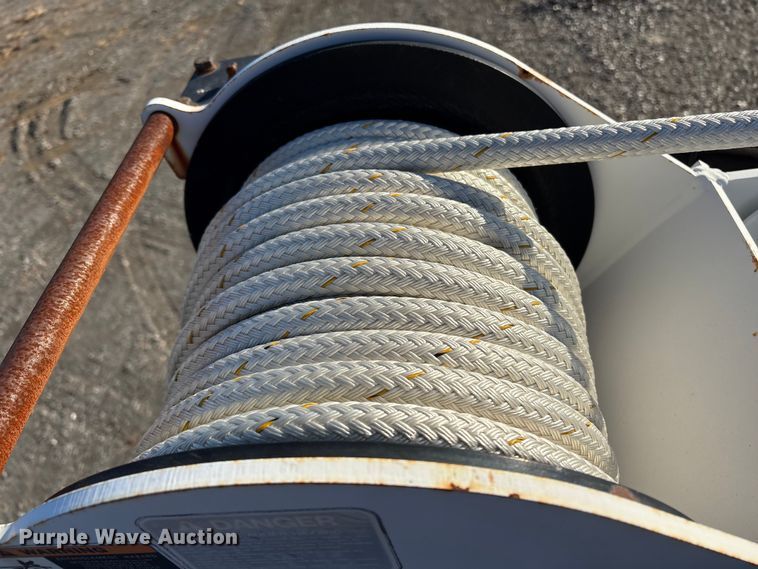 image for item DT2760 2016 International 7300 digger derrick truck